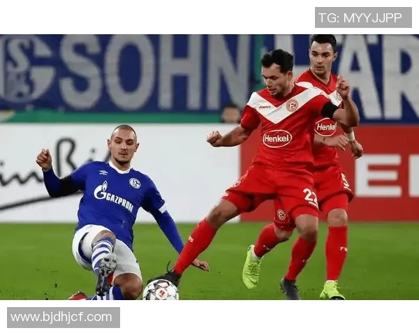 卡斯鲁厄与汉堡激战正酣比分揭晓引发球迷热议