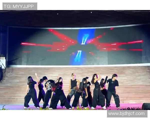 街舞文化的传承与创新上海街舞队展现青春力量与团队精神